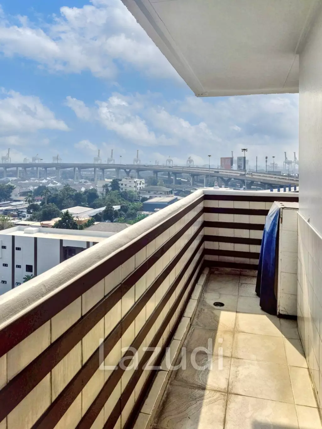 2 Bed 2 Bath 105 SQ.M The Roof Garden On Nut