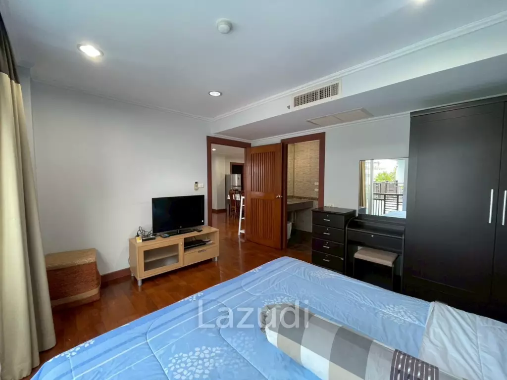 The Beach Palace: Beachfront 3 beds 2 bath condo