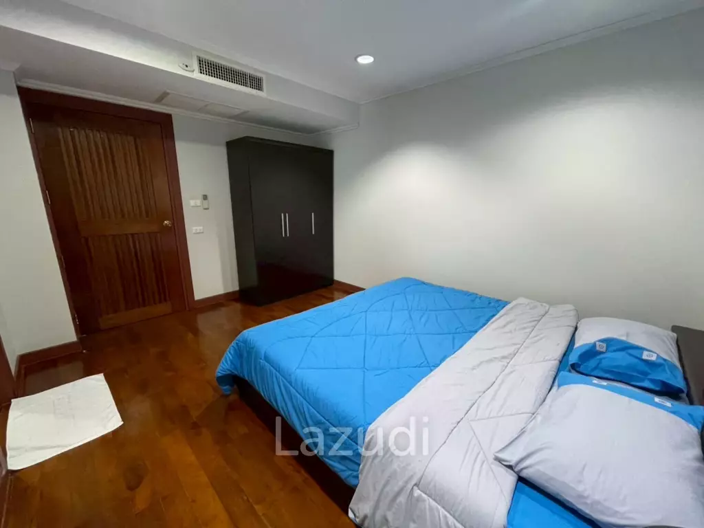 The Beach Palace: Beachfront 3 beds 2 bath condo