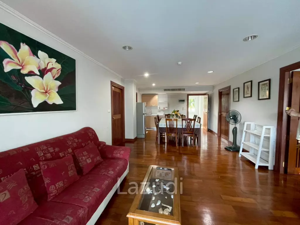 The Beach Palace: Beachfront 3 beds 2 bath condo