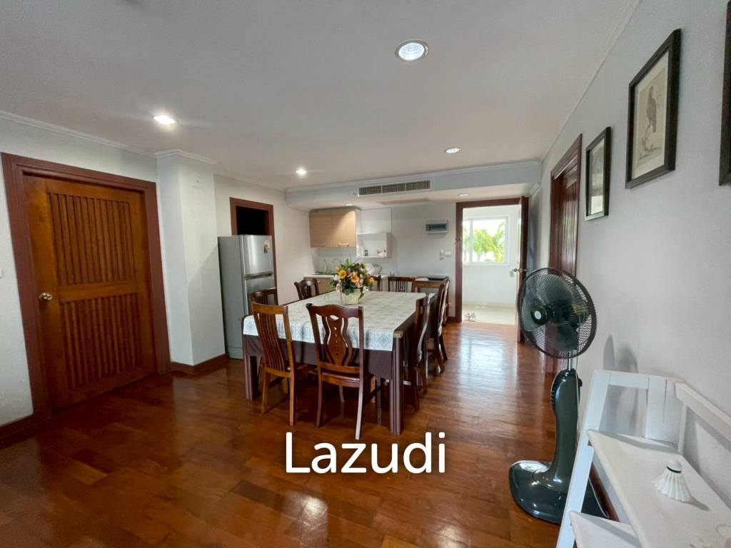 The Beach Palace: Beachfront 3 beds 2 bath condo