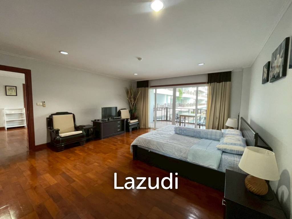 The Beach Palace: Beachfront 3 beds 2 bath condo