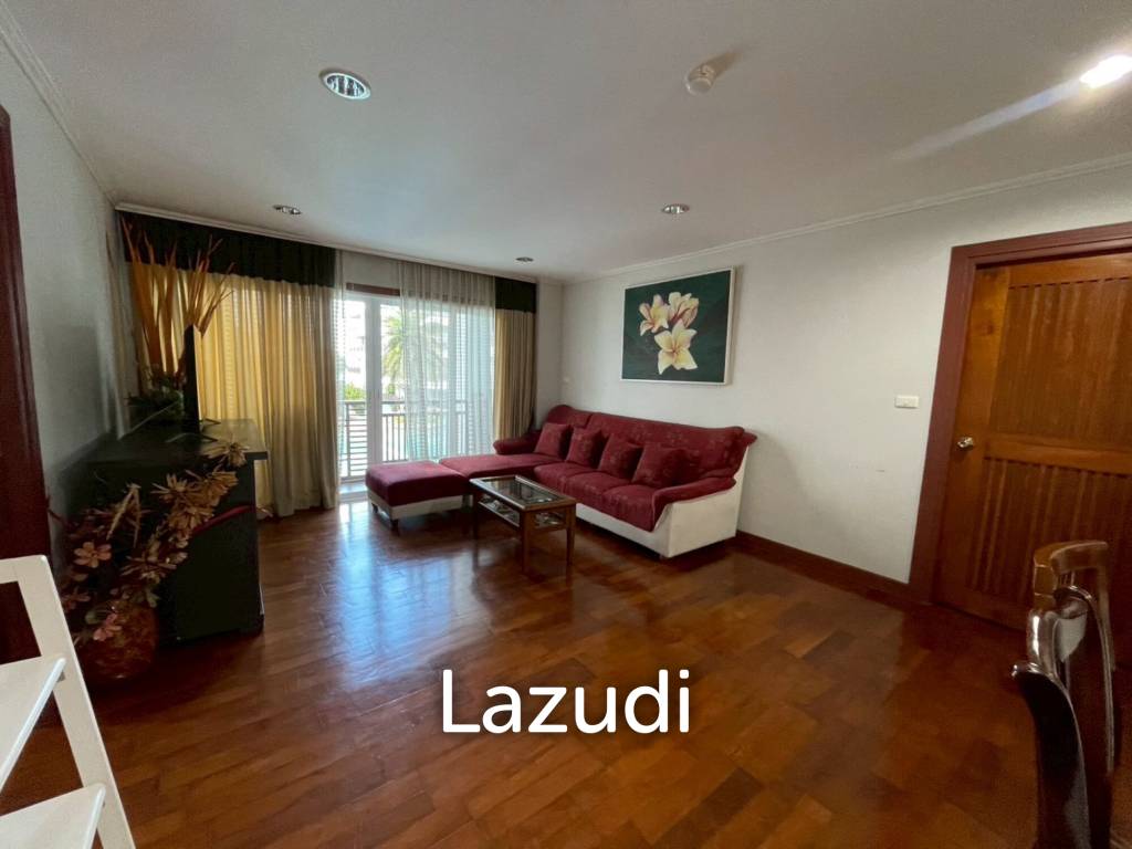 The Beach Palace: Beachfront 3 beds 2 bath condo