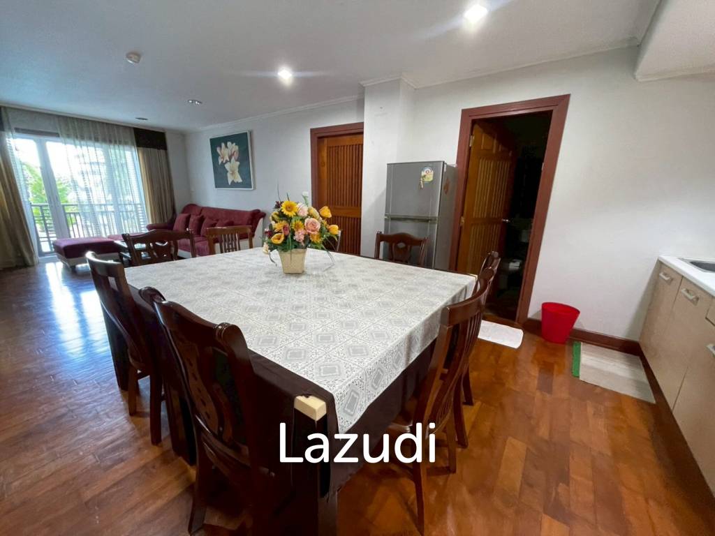 The Beach Palace: Beachfront 3 beds 2 bath condo