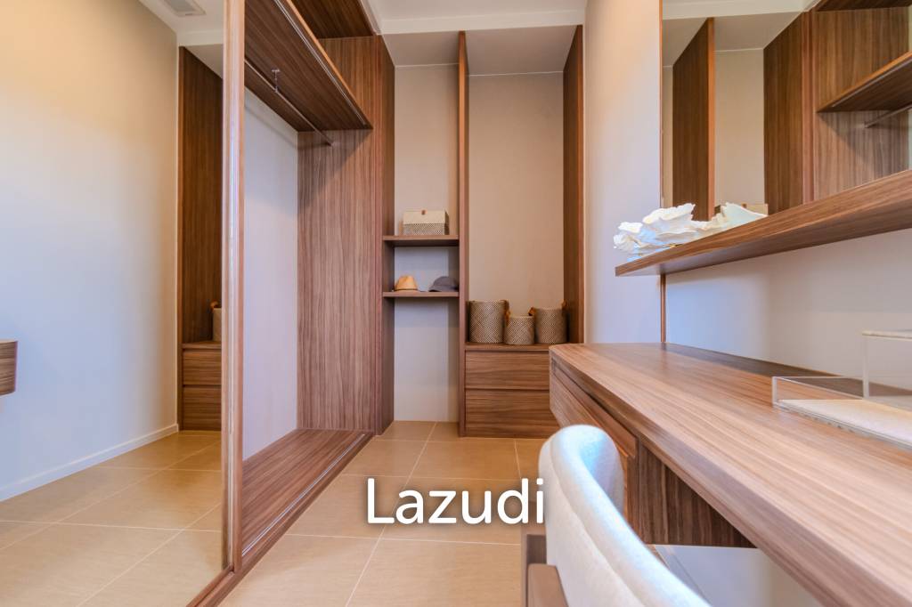 307 sqm modern pool villa in Thap Tai Hua Hin Issara Ville