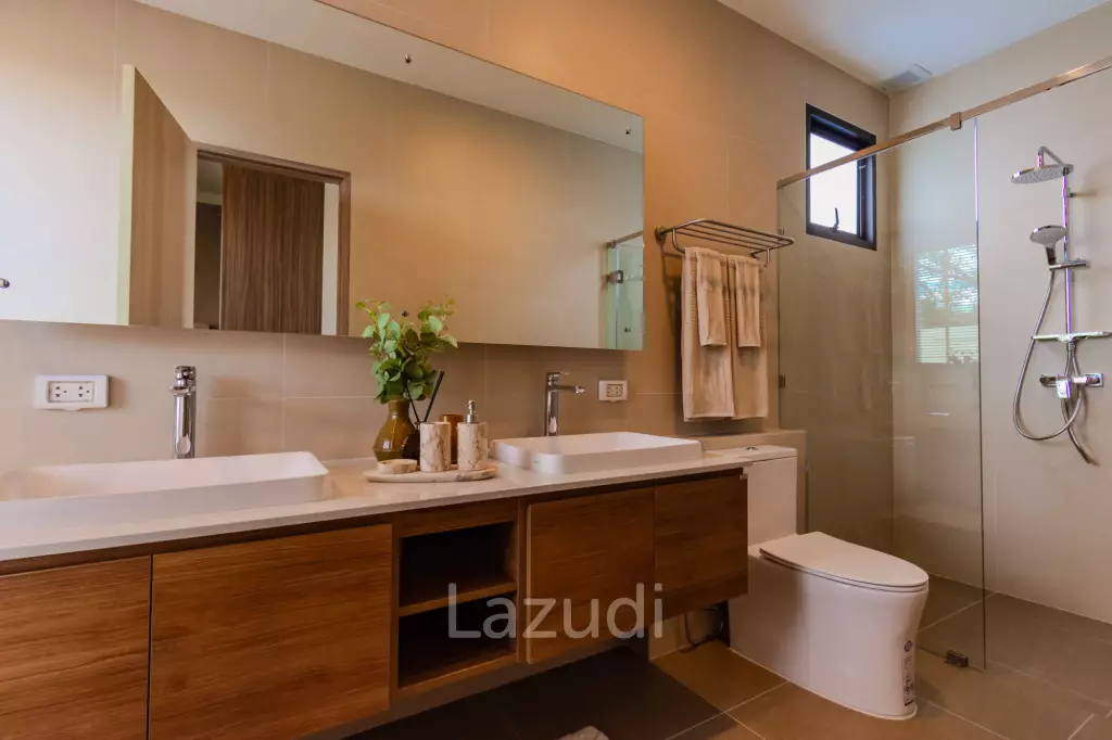 307 sqm modern pool villa in Thap Tai Hua Hin Issara Ville