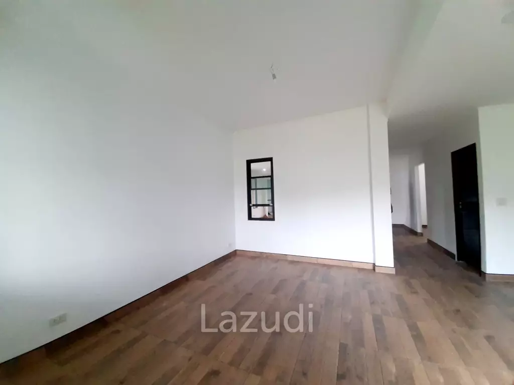 3 Bedrooms 90% Completed House for Sale at Rim Kok