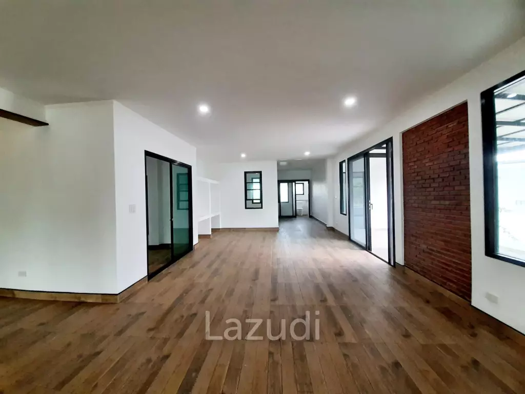 3 Bedrooms 90% Completed House for Sale at Rim Kok