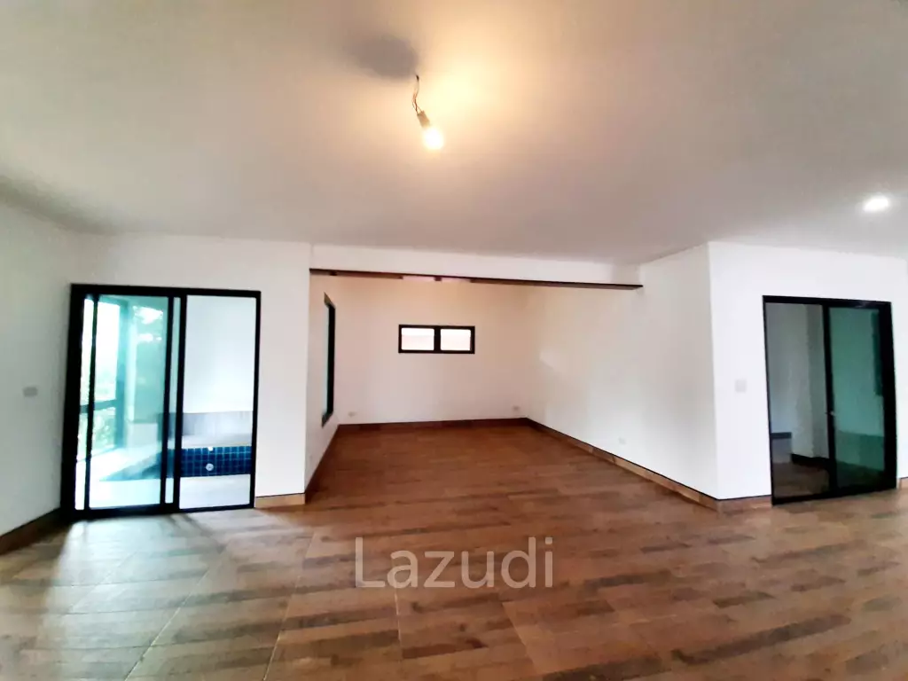 3 Bedrooms 90% Completed House for Sale at Rim Kok