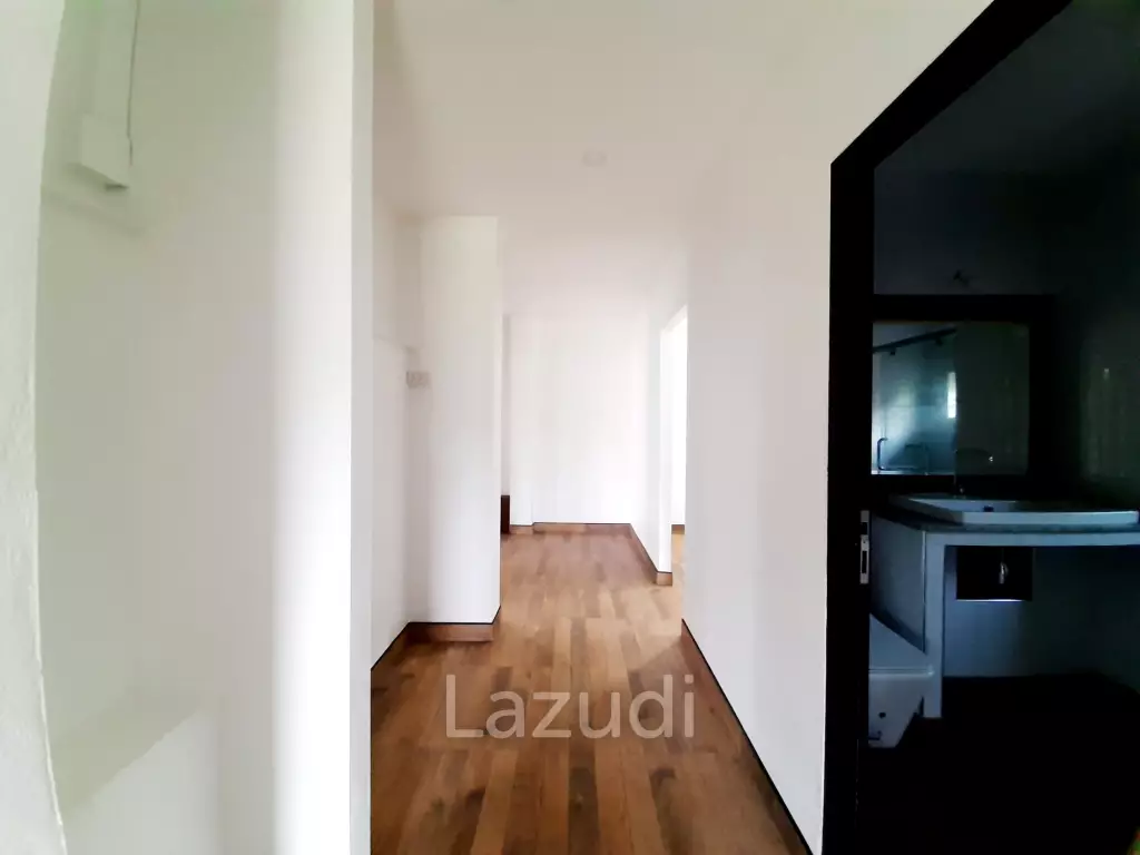 3 Bedrooms 90% Completed House for Sale at Rim Kok