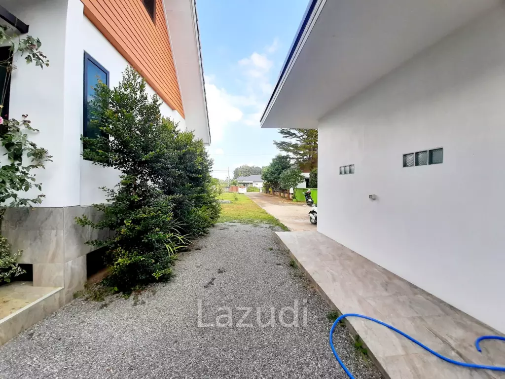 3 Bedrooms 90% Completed House for Sale at Rim Kok
