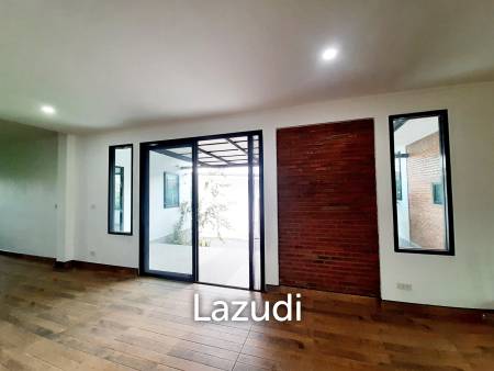 3 Bedrooms 90% Completed House for Sale at Rim Kok