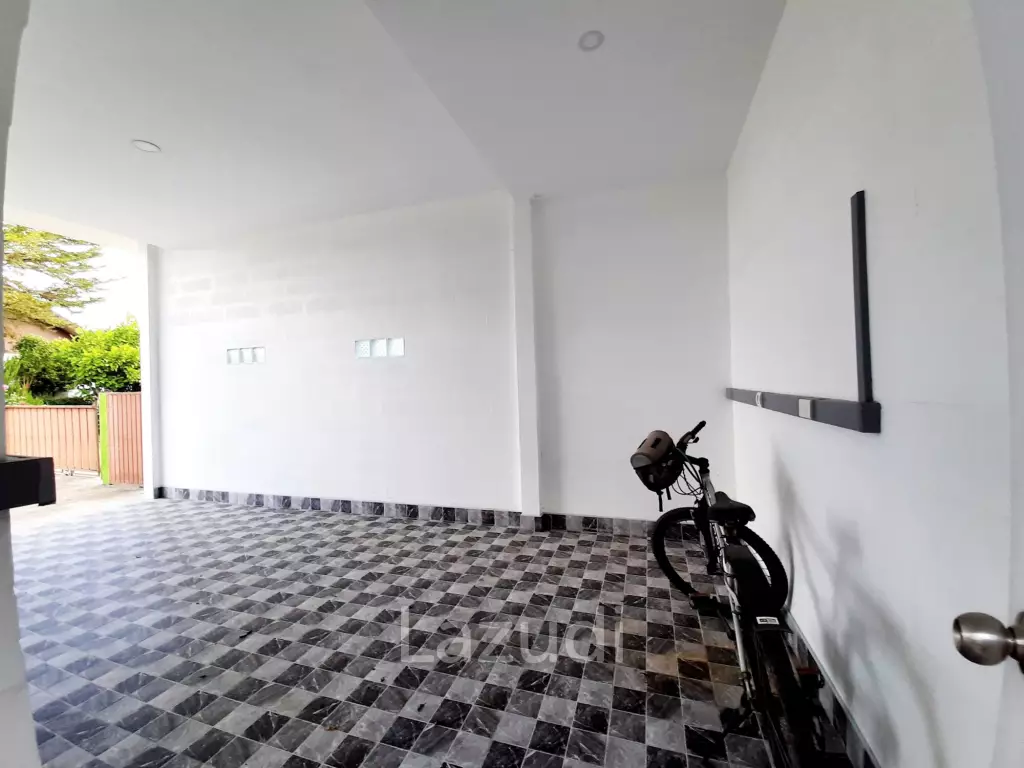 3 Bedrooms 90% Completed House for Sale at Rim Kok
