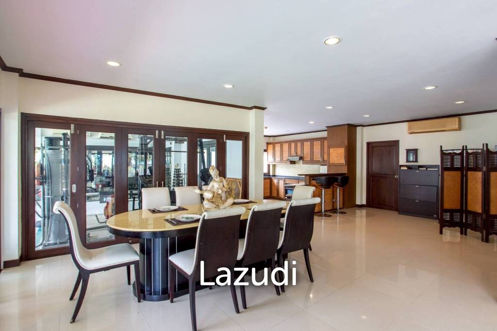 Luxurious 2 Storey 4 Bed Pool Villa at Hua Hin 88