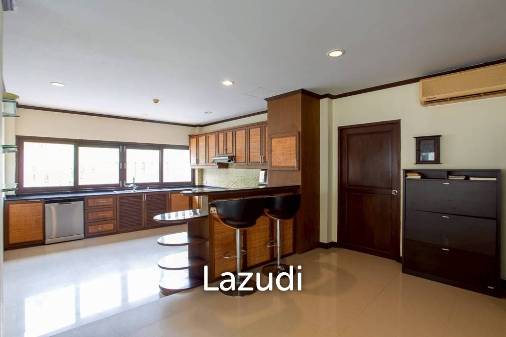 Luxurious 2 Storey 4 Bed Pool Villa at Hua Hin 88