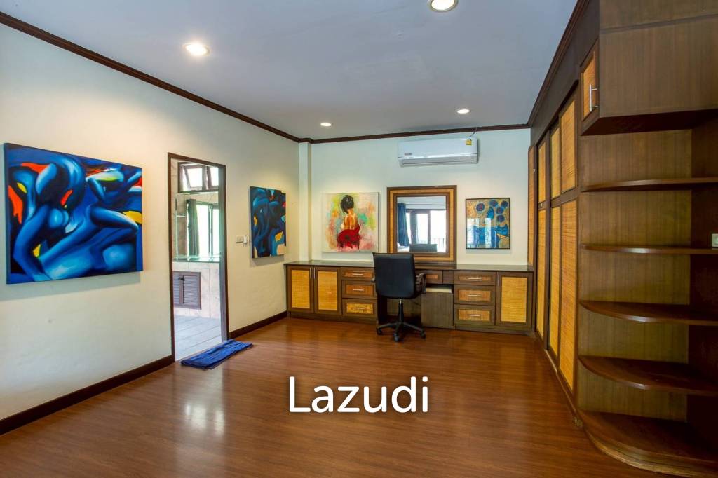 Luxurious 2 Storey 4 Bed Pool Villa at Hua Hin 88