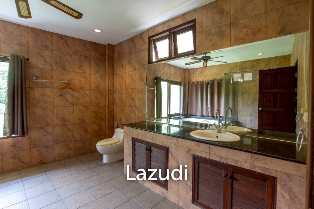 Luxurious 2 Storey 4 Bed Pool Villa at Hua Hin 88