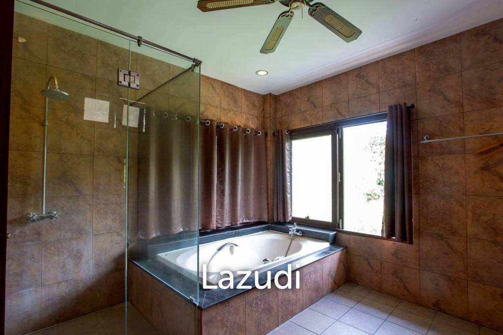 Luxurious 2 Storey 4 Bed Pool Villa at Hua Hin 88