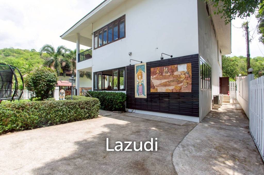 Luxurious 2 Storey 4 Bed Pool Villa at Hua Hin 88