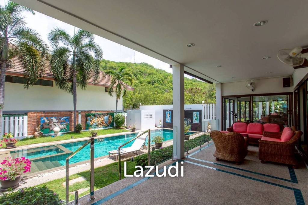 Luxurious 2 Storey 4 Bed Pool Villa at Hua Hin 88