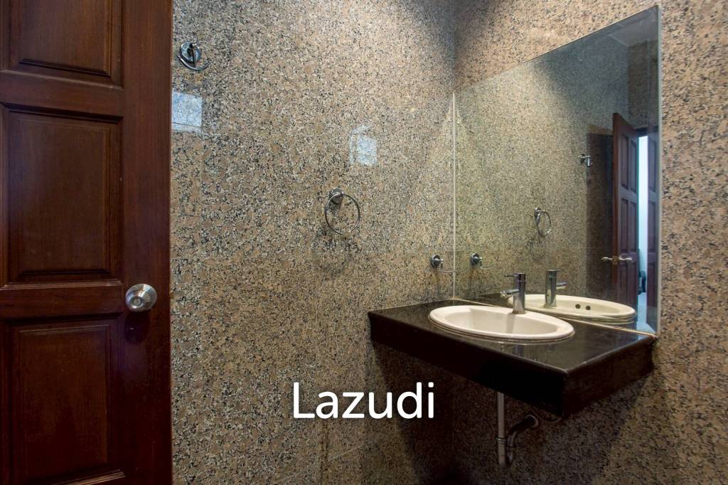 Luxurious 2 Storey 4 Bed Pool Villa at Hua Hin 88