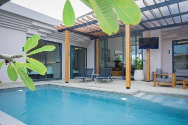Modern 4 Bedroom Pool Villa For Rent In Soi Pasak 4