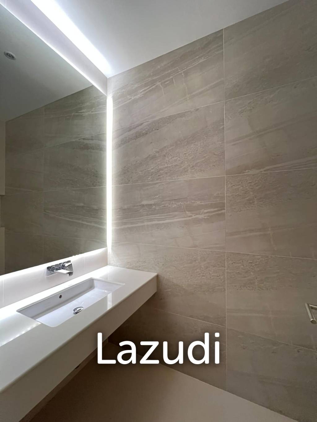 Luxurious 8 bed, 11 bath, Oceanfront Villa in Kata