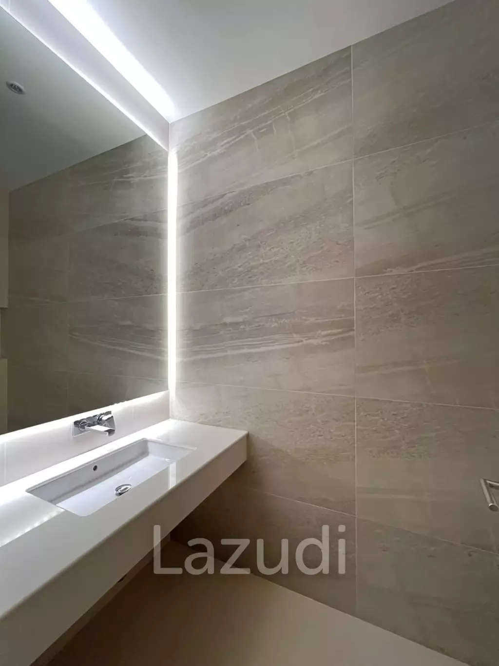 Luxurious 8 bed, 11 bath, Oceanfront Villa in Kata
