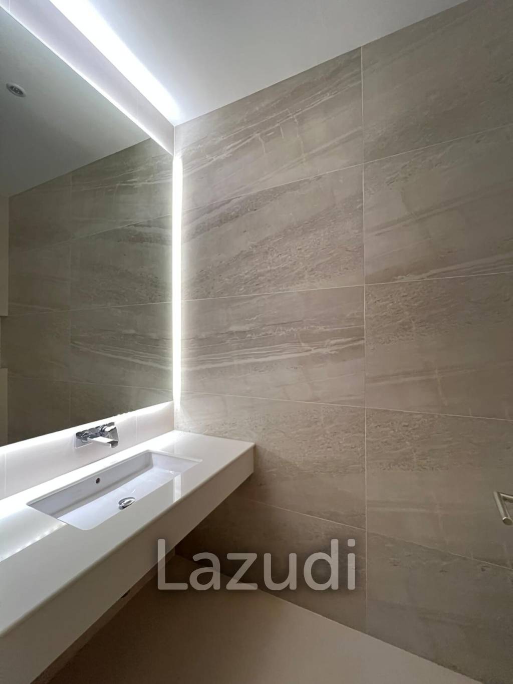 Luxurious 8 bed, 11 bath, Oceanfront Villa in Kata