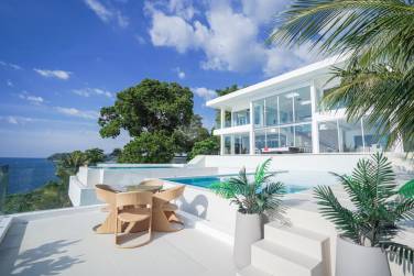 Luxurious 8 bed, 11 bath, Oceanfront Villa in Kata