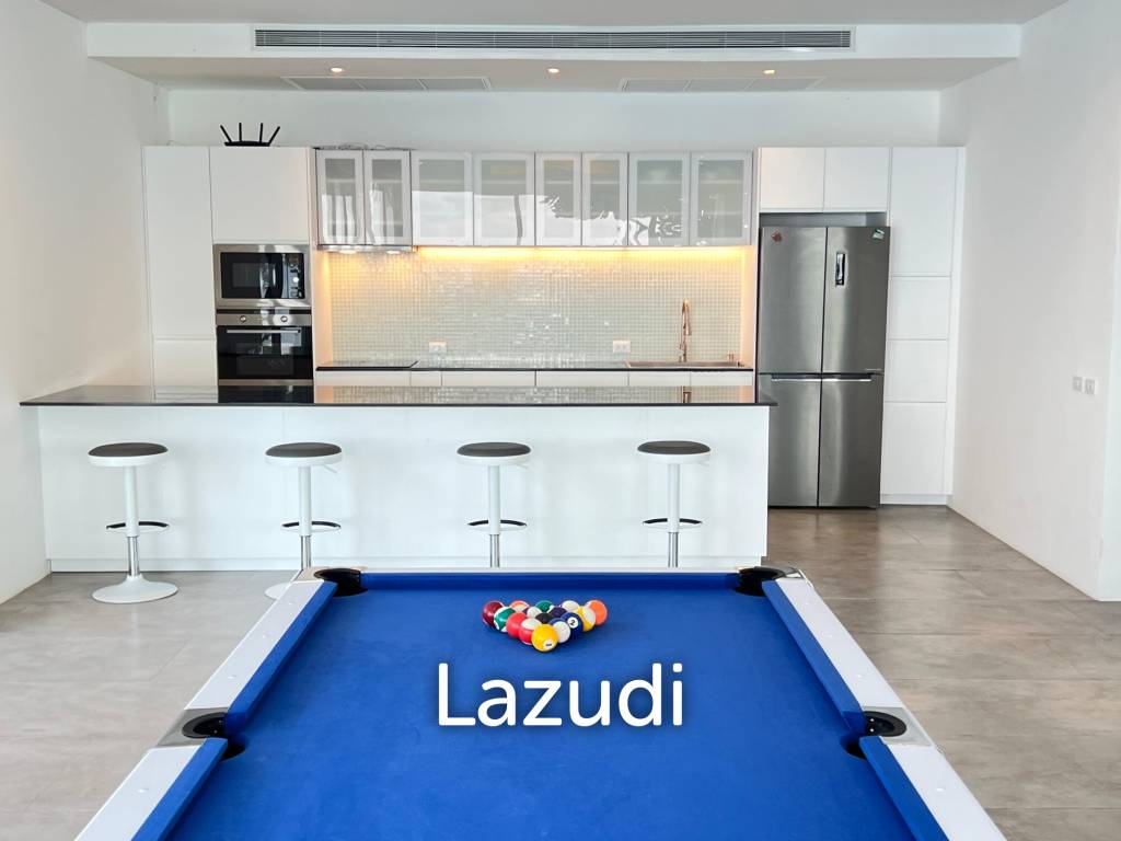 Luxurious 8 bed, 11 bath, Oceanfront Villa in Kata