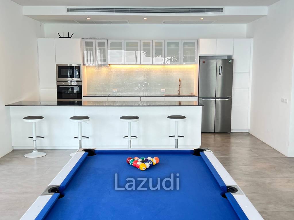 Luxurious 8 bed, 11 bath, Oceanfront Villa in Kata
