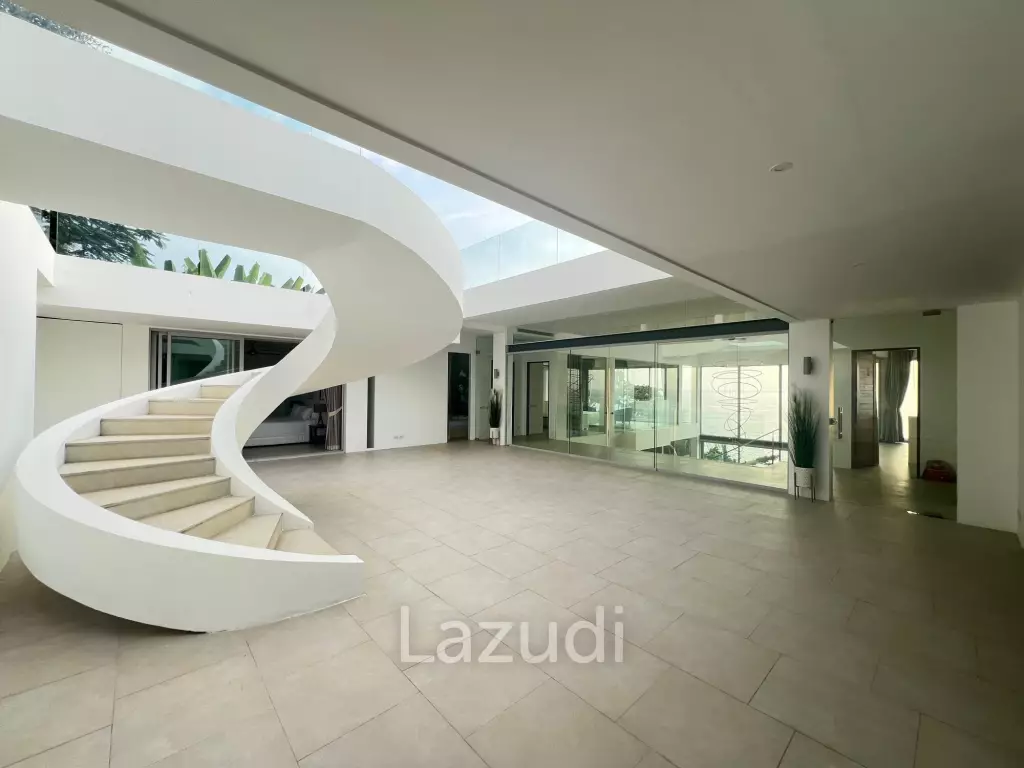 Luxurious 8 bed, 11 bath, Oceanfront Villa in Kata