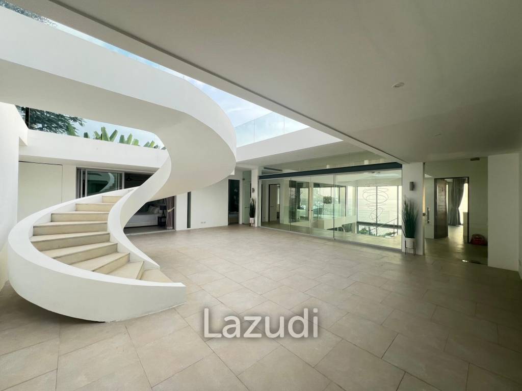 Luxurious 8 bed, 11 bath, Oceanfront Villa in Kata