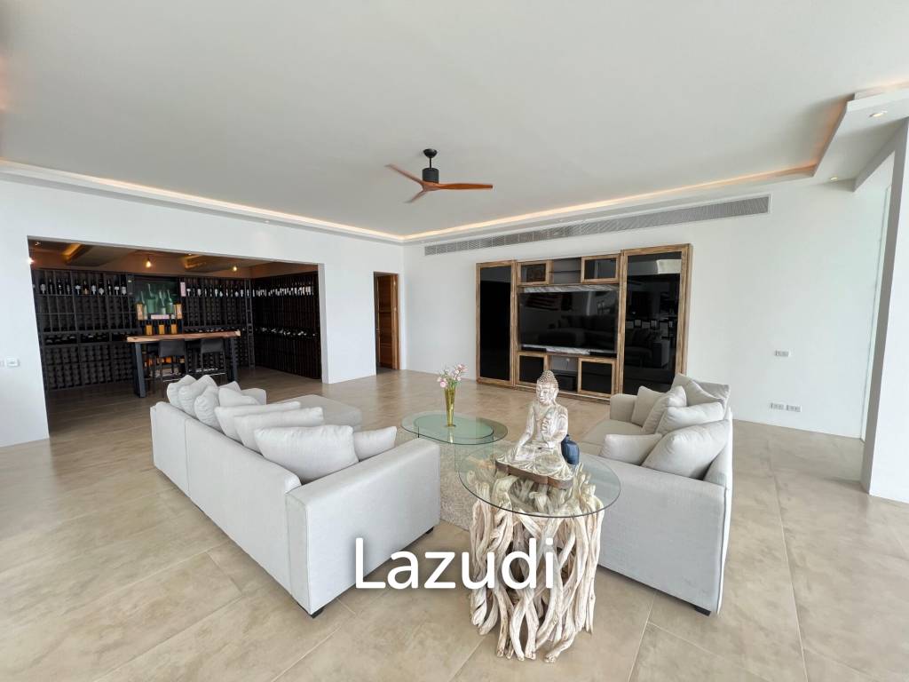 Luxurious 8 bed, 11 bath, Oceanfront Villa in Kata