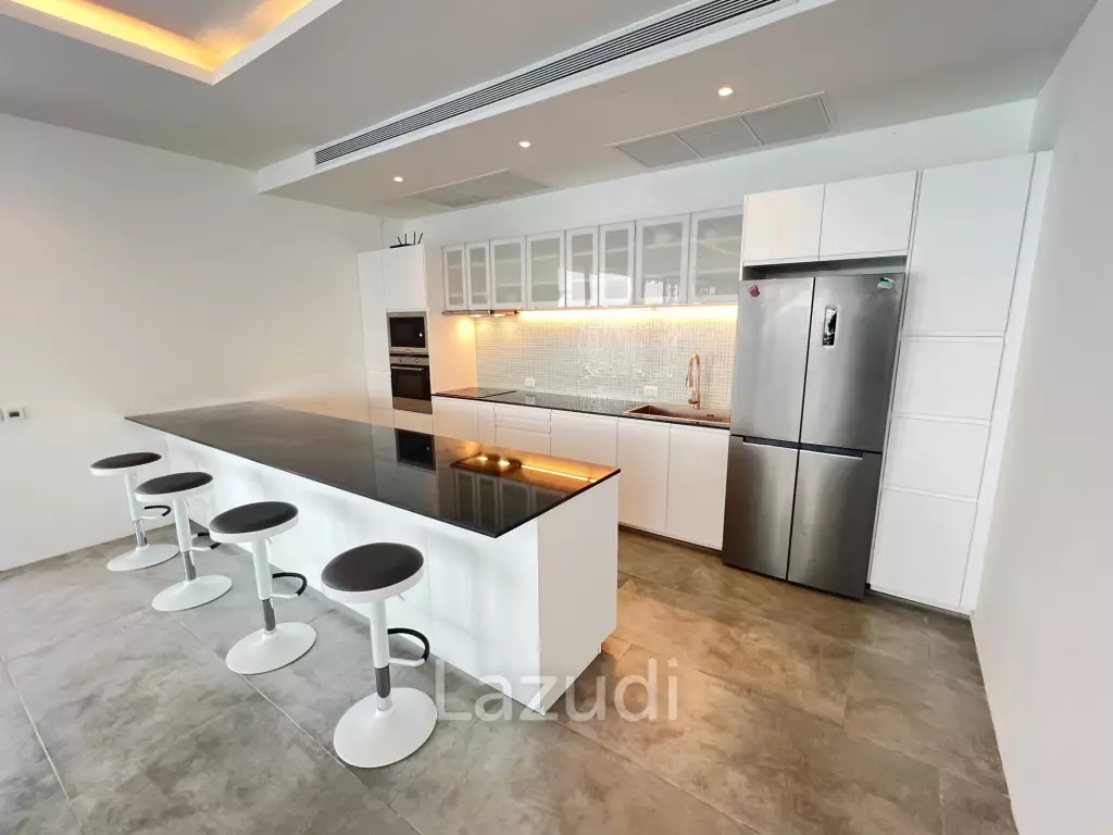 Luxurious 8 bed, 11 bath, Oceanfront Villa in Kata