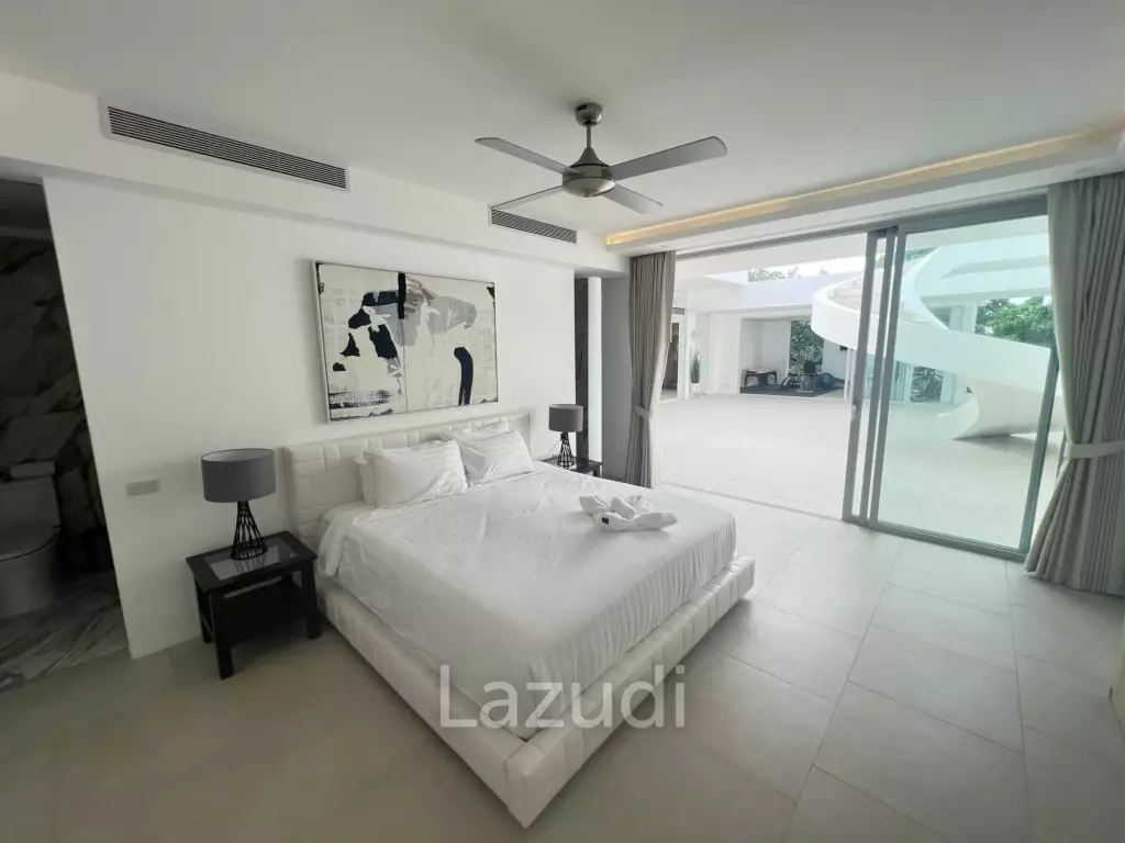 Luxurious 8 bed, 11 bath, Oceanfront Villa in Kata