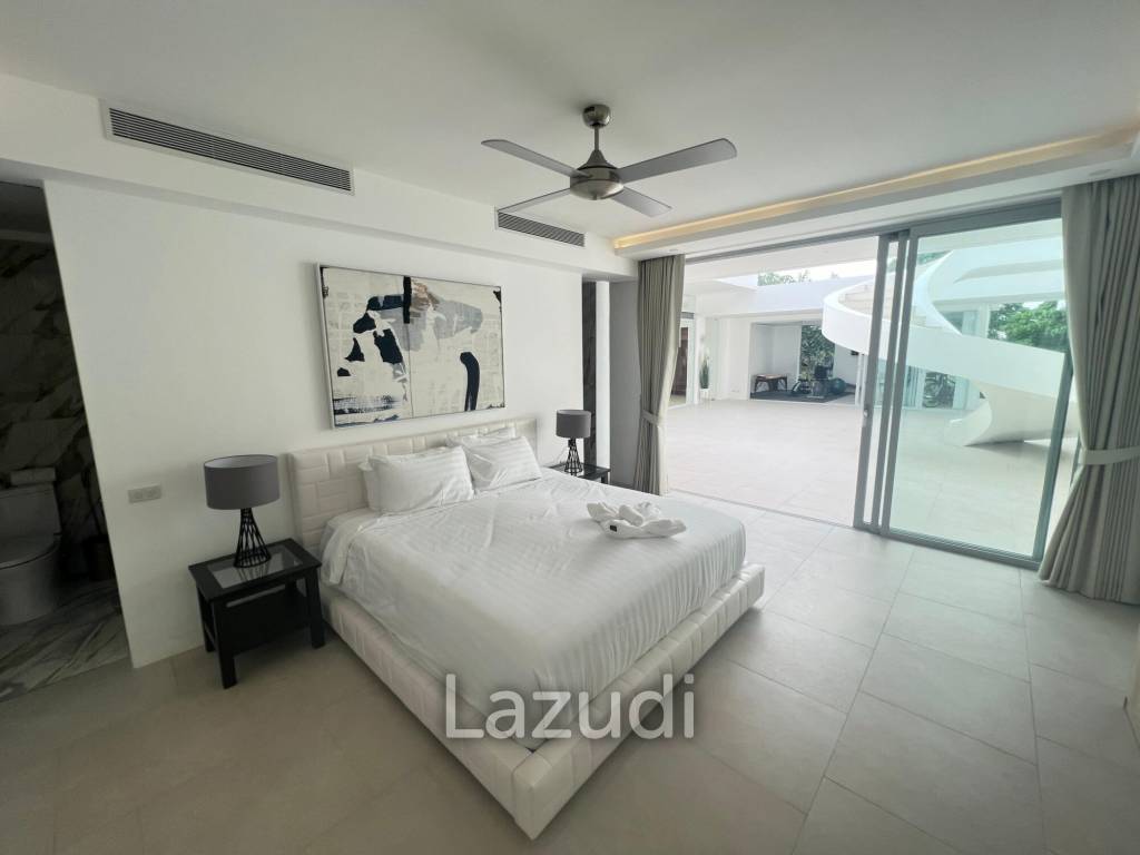 Luxurious 8 bed, 11 bath, Oceanfront Villa in Kata