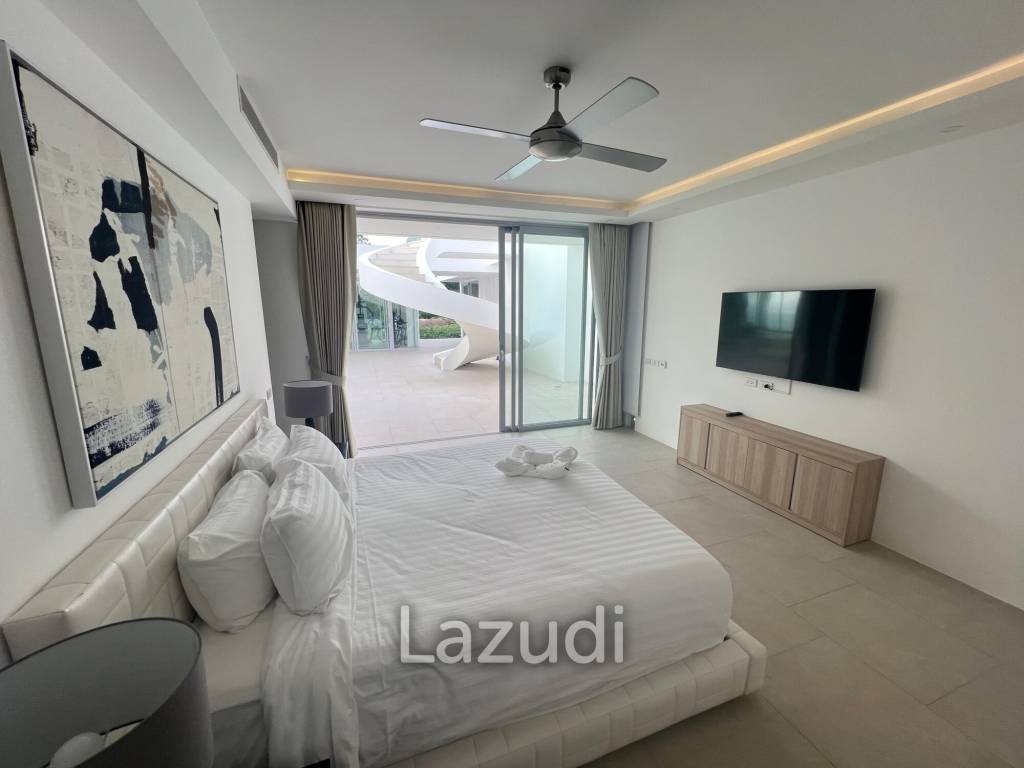 Luxurious 8 bed, 11 bath, Oceanfront Villa in Kata