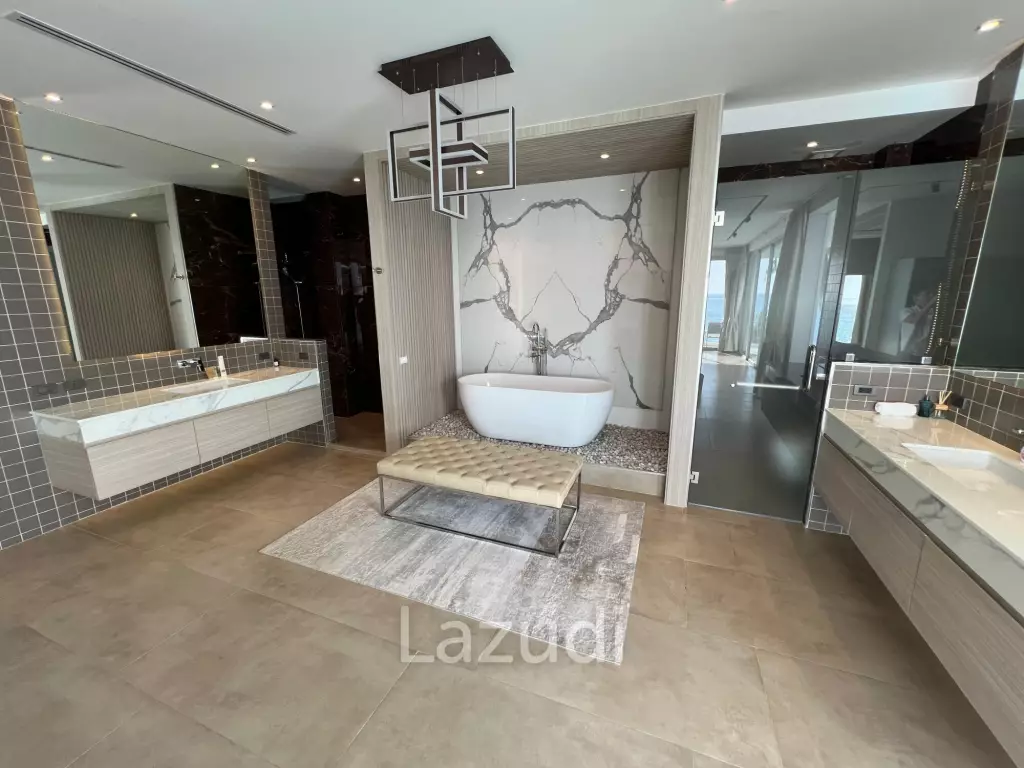 Luxurious 8 bed, 11 bath, Oceanfront Villa in Kata