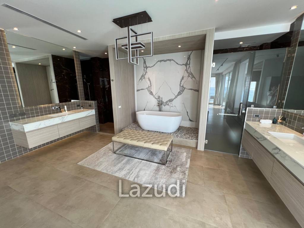 Luxurious 8 bed, 11 bath, Oceanfront Villa in Kata