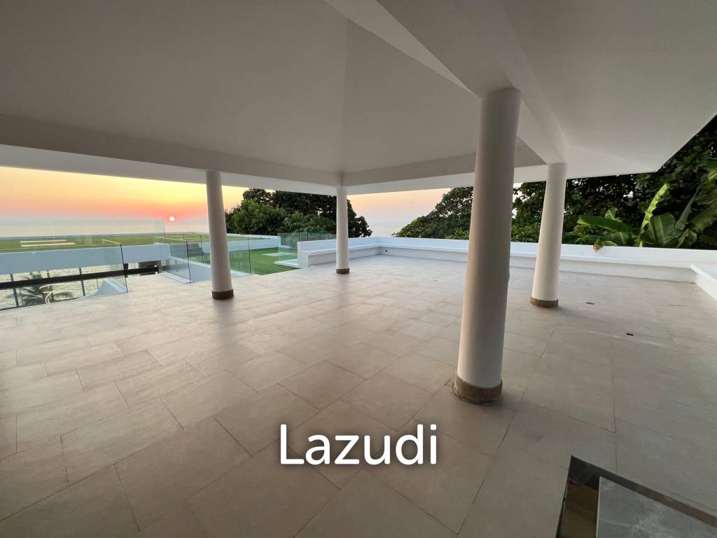 Luxurious 8 bed, 11 bath, Oceanfront Villa in Kata