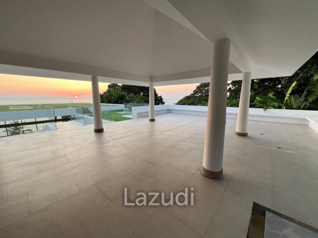 Luxurious 8 bed, 11 bath, Oceanfront Villa in Kata