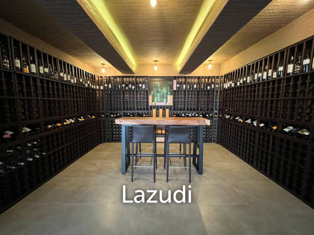Luxurious 8 bed, 11 bath, Oceanfront Villa in Kata