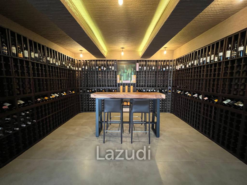 Luxurious 8 bed, 11 bath, Oceanfront Villa in Kata