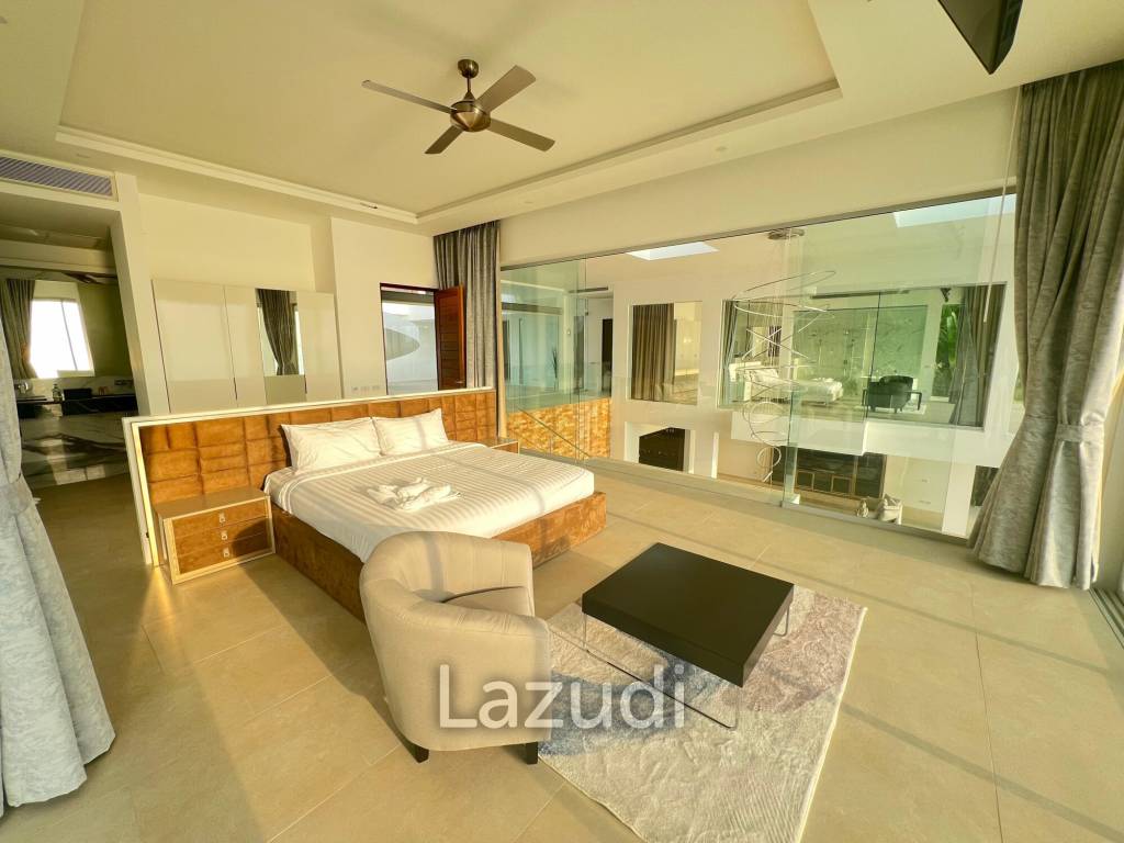 Luxurious 8 bed, 11 bath, Oceanfront Villa in Kata