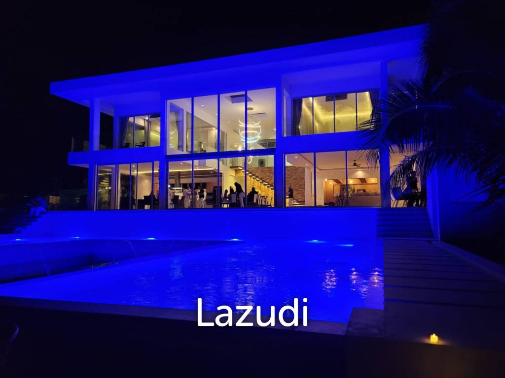 Luxurious 8 bed, 11 bath, Oceanfront Villa in Kata