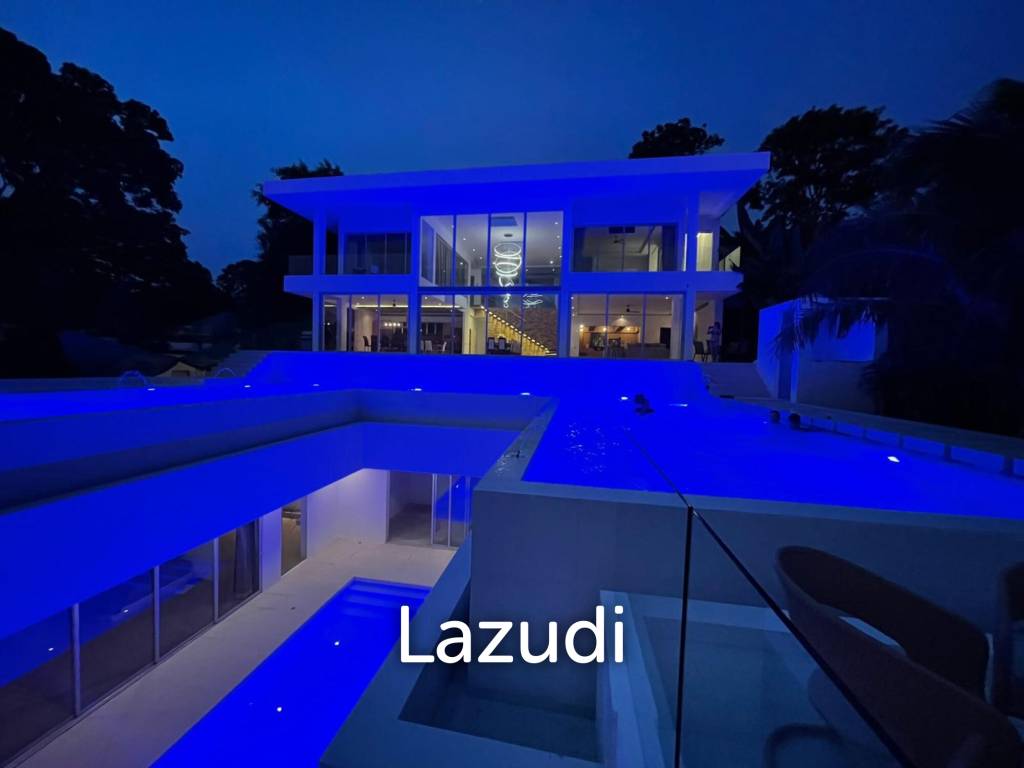 Luxurious 8 bed, 11 bath, Oceanfront Villa in Kata