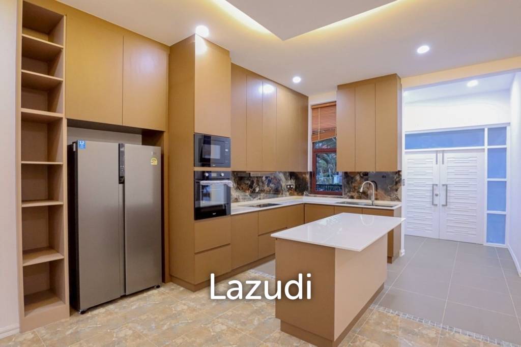 ขายบ้าน 4 ห้องนอนพร้อมสระว่ายน้ำในโครงการกอล์ฟวิลเลจ หัวหิน