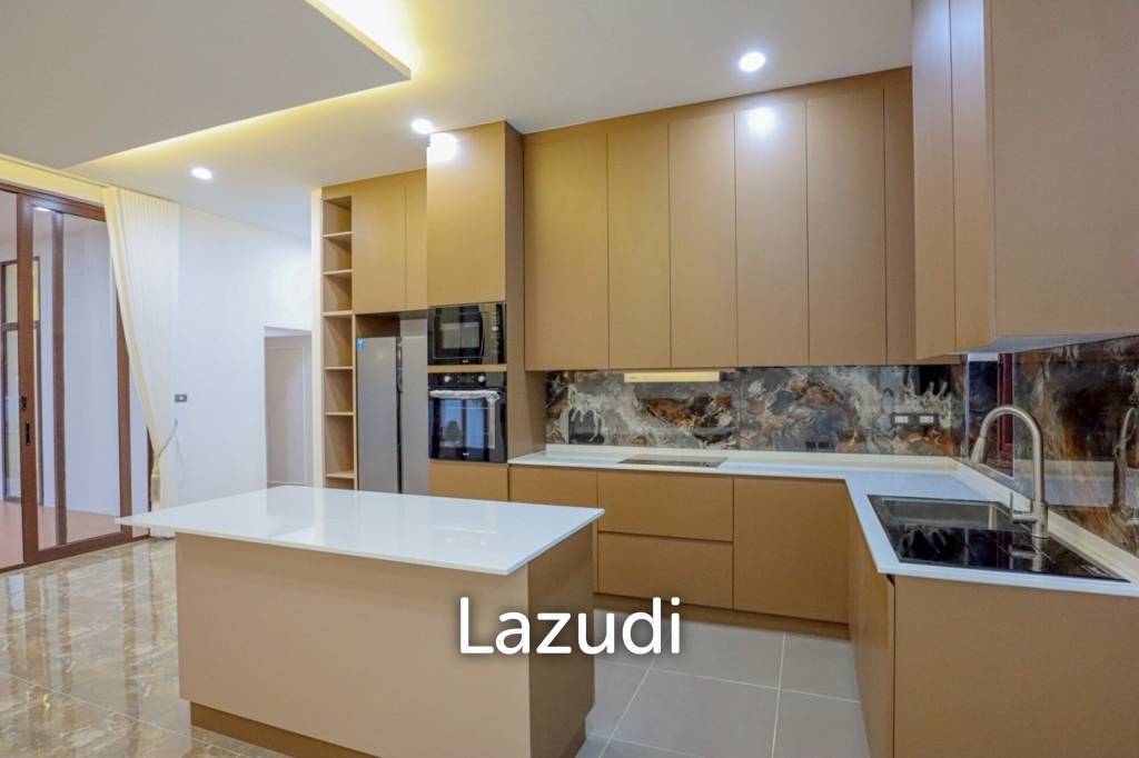 ขายบ้าน 4 ห้องนอนพร้อมสระว่ายน้ำในโครงการกอล์ฟวิลเลจ หัวหิน